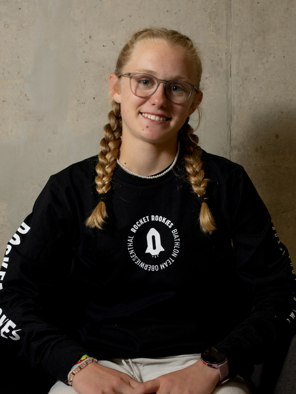 https://rocket-rookies.com/wp-content/uploads/2025/08/Portrait-Jonna-Stuhl.png