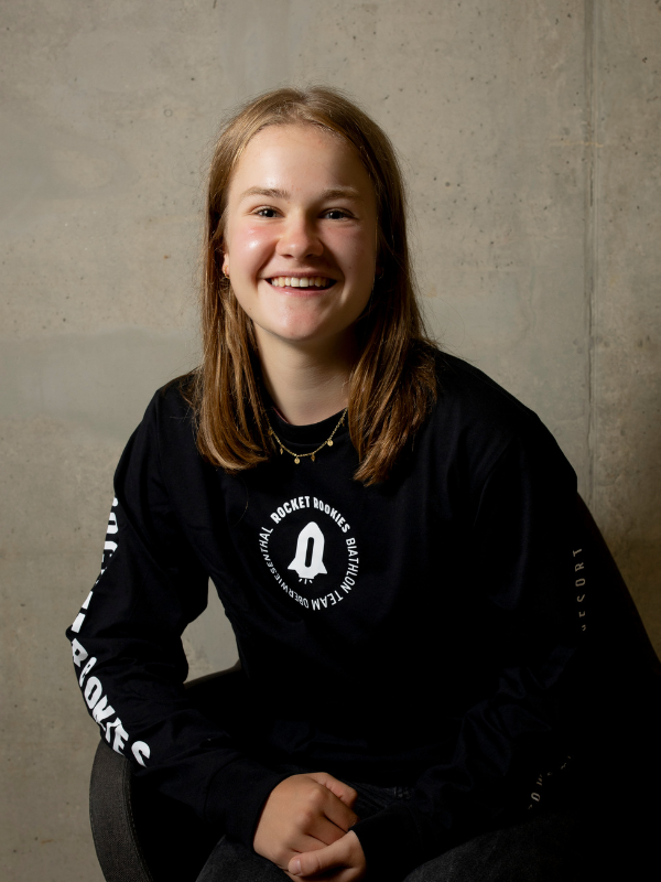https://rocket-rookies.com/wp-content/uploads/2025/08/Portrait-Klara-Stuhl.png