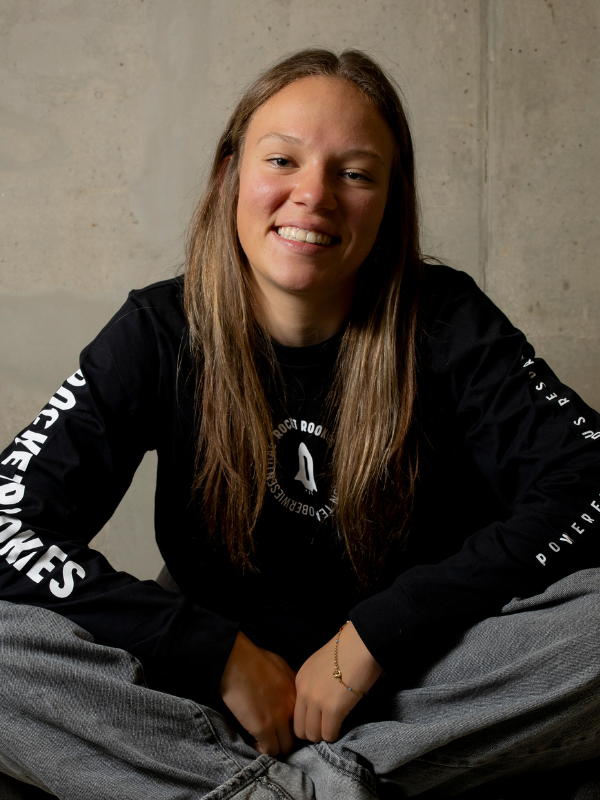 https://rocket-rookies.com/wp-content/uploads/2025/08/Portrait-Mila-Stuhl.png