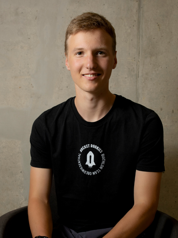https://rocket-rookies.com/wp-content/uploads/2025/08/Portrait-Tillmann-Stuhl.png